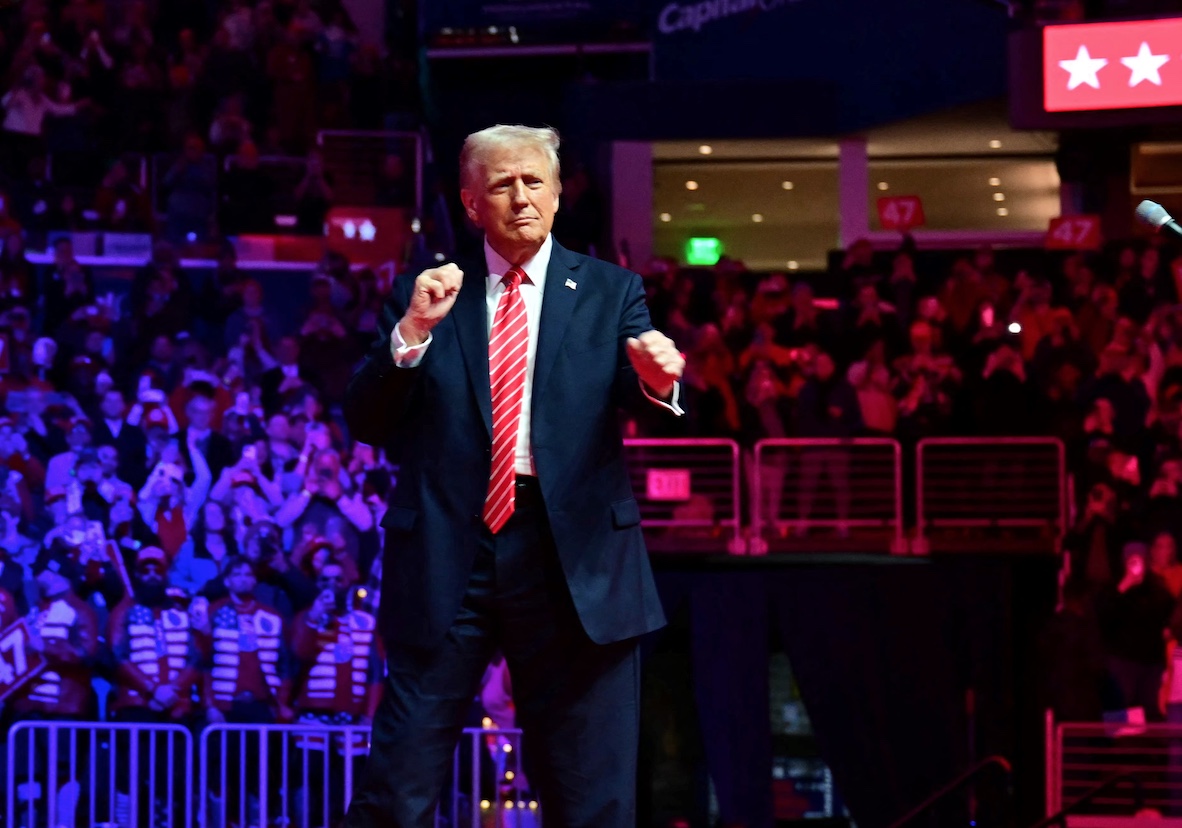 Trump: 'Rusland zal NAVO niet aanvallen, Lake Ontario heet nu Lake America, ik ben beste POTUS ooit'