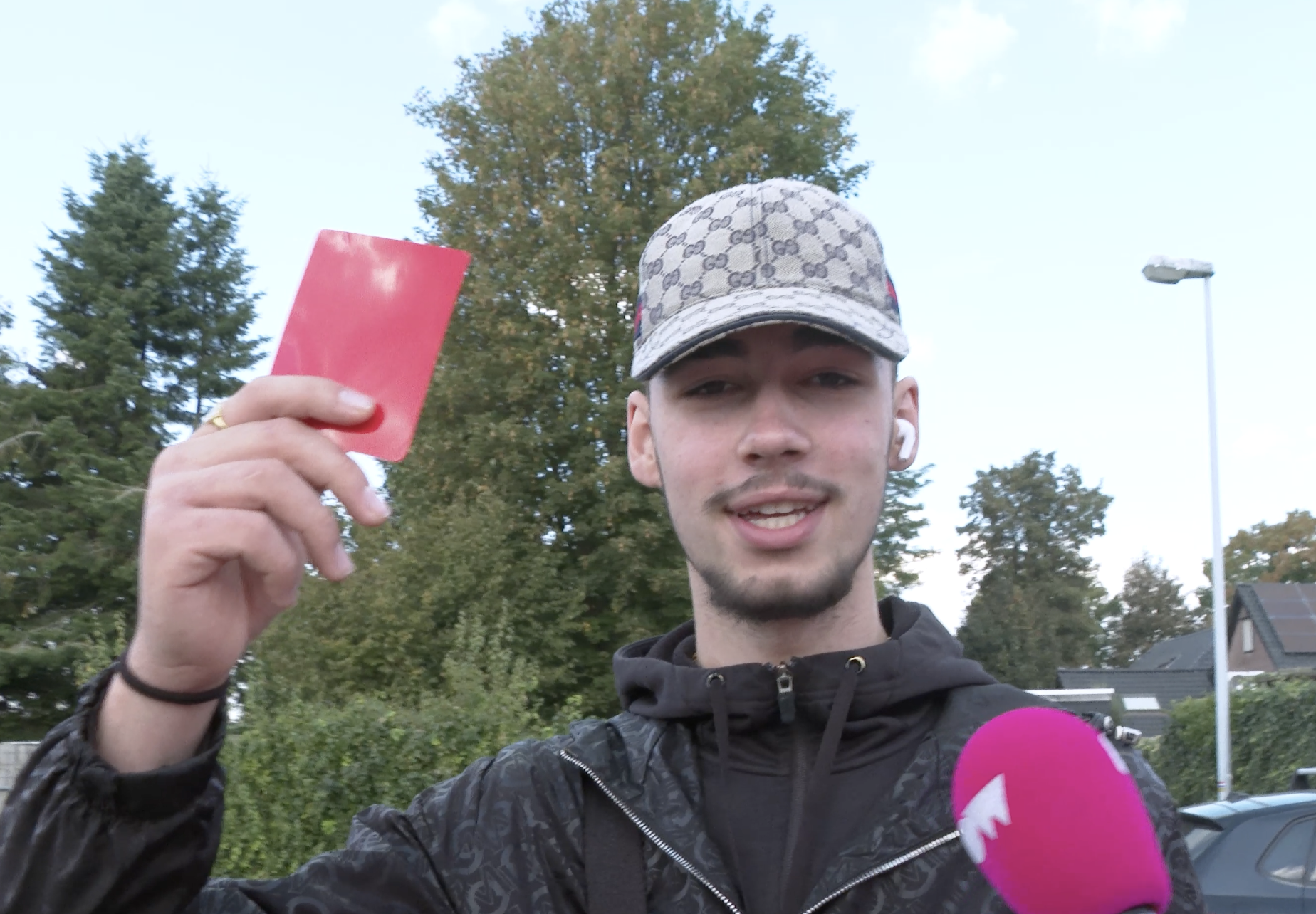 Hel breekt uit op voetbalveld: ‘Eén groot gevecht!’