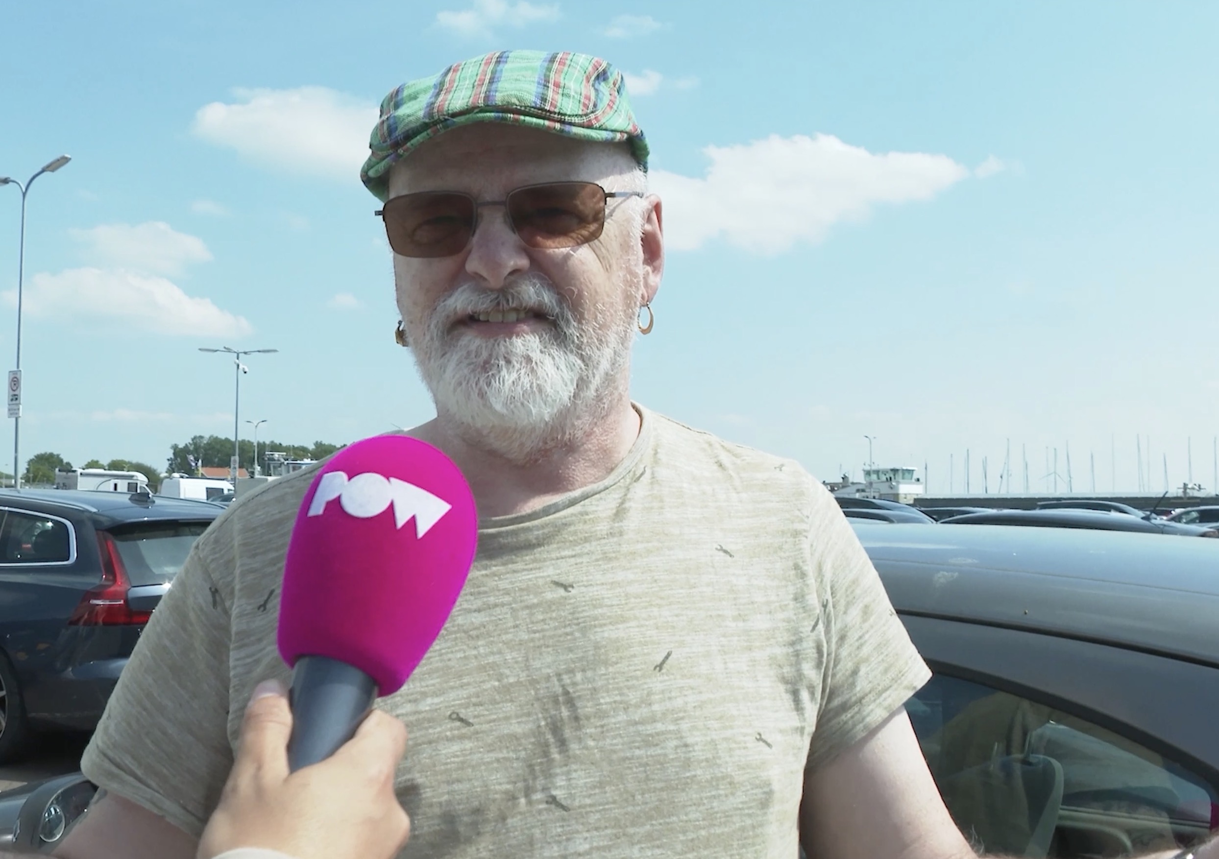 Urk integreert: 'Hallah, shallah, ha, Allah gehaktbal, nasi goreng'