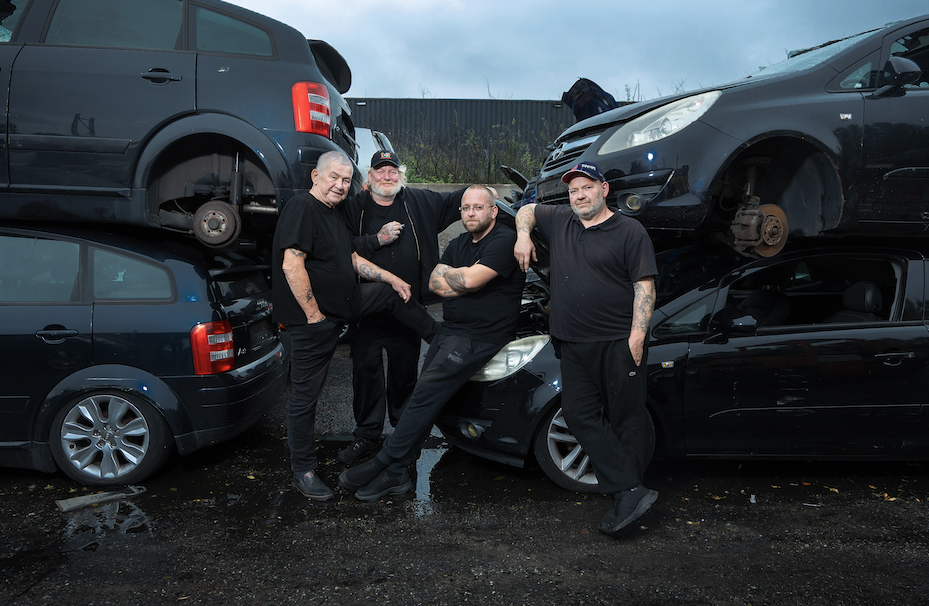 v.l.n.r. Oprichter en pater familias Bil Kaptein, huisvriend Pim, Paul Kaptein en zoon Pauk.