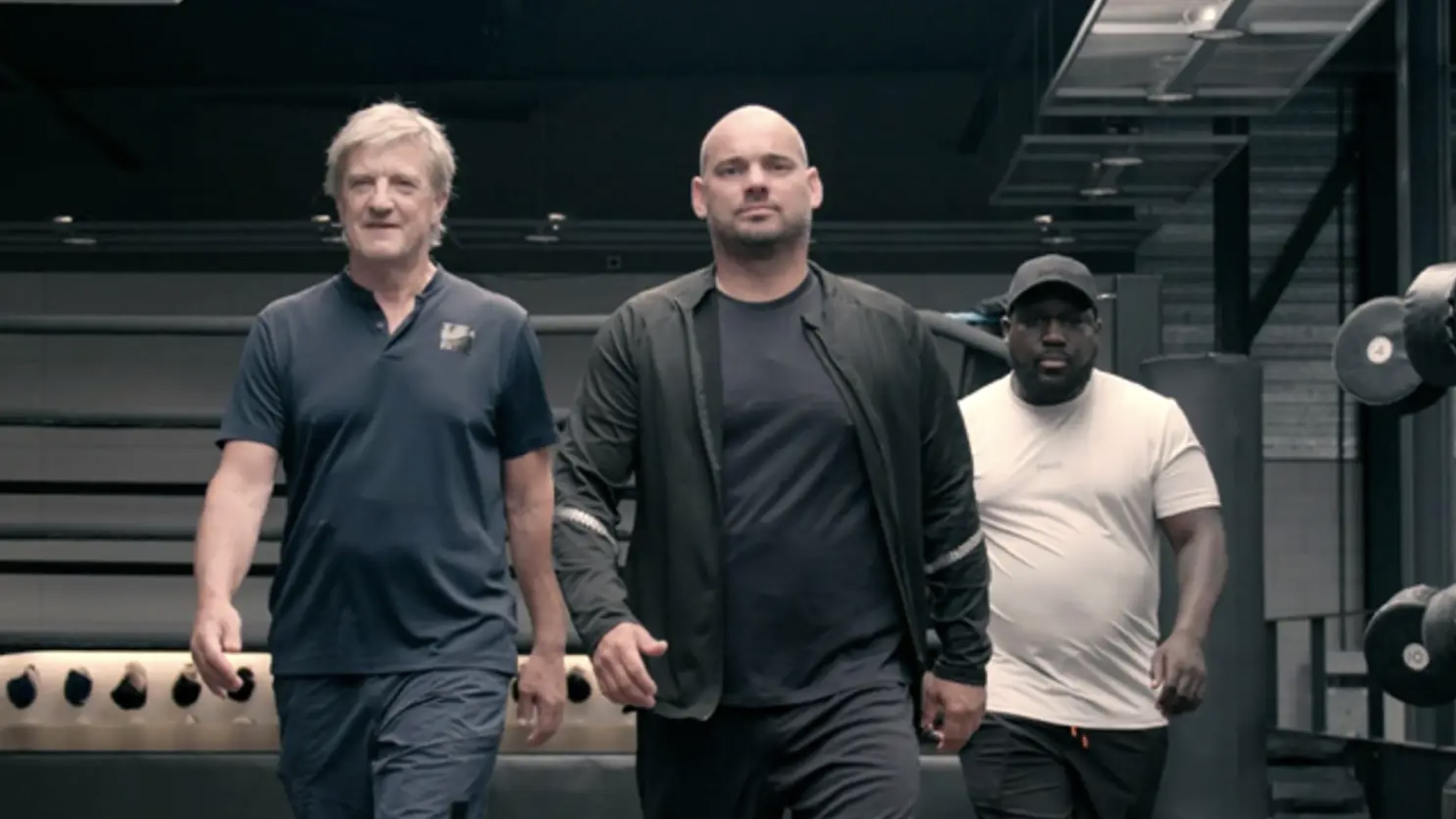 vlnr Wim Kieft, Wesley Sneijder en Royston Drenthe uit Nog Een Keer Fit PowNed 